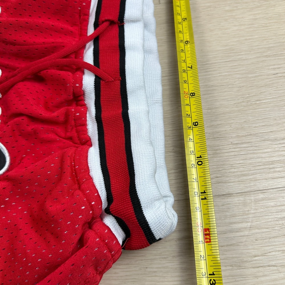 Just Don Chicago Bulls Mens Medium Red Mesh Basketball Shorts 1997-98 NBA USA - Picture 9 of 9